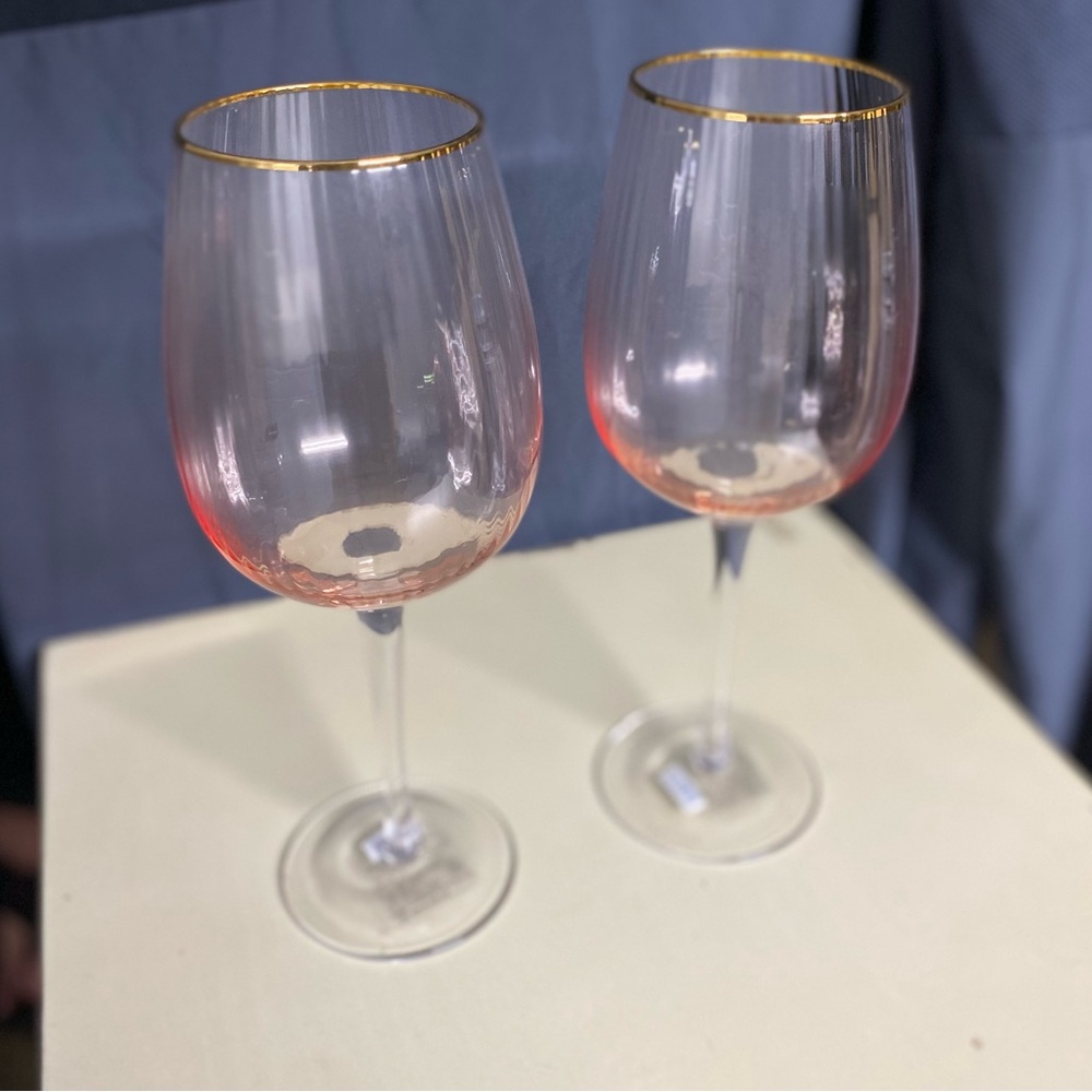 Elegant Gold-Rimmed Wine Glasses